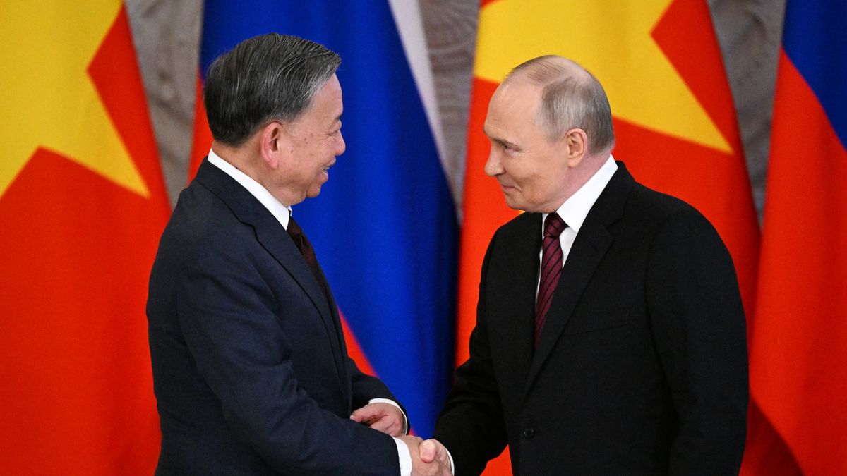 MOSCOW, RUSSIA - MAY 10: (----EDITORIAL USE ONLY - MANDATORY CREDIT - 'SERGEY BOBYLEV / HOST PHOTO AGENCY RIA NOVOSTI / HANDOUT' - NO MARKETING NO ADVERTISING CAMPAIGNS - DISTRIBUTED AS A SERVICE TO CLIENTS----) President of Russia Vladimir Putin and General Secretary of the Communist Party of Vietnam Central Committee To Lam hold a signing ceremony following their meeting in Moscow, Russia on May 10, 2025. (Photo by Sergey Bobylev / RIA Novosti/Anadolu via Getty Images)