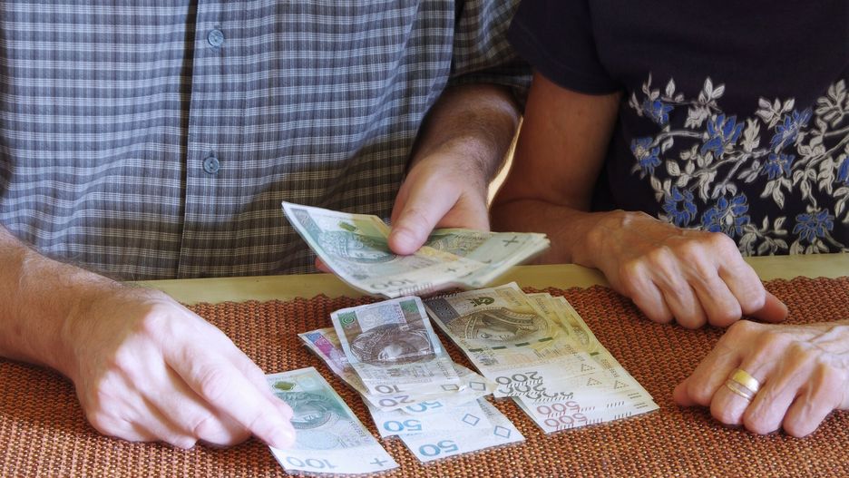 Stock Marek Bazak
Fot. Zofia i Marek Bazak/East News, 
N/z liczenie domowego budzetu - problemy finansowe w roku 2023.
ZOFIA BAZAK