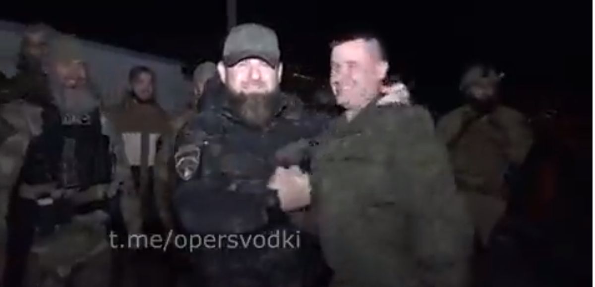Ramzan Kadyrow miał przylecieć do Mariupola. Ukraińskie wojsko twierdzi, że to kłamstwo. Fot. Twitter/ @nexta_tv
