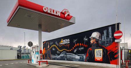 Nowy mural na stacji ORLENU w Płocku. Łączy sztukę, edukację i nowoczesne technologie