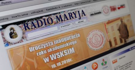 Radio Maryja zapytało o związek szczepionki na COVID-19 z aborcją. Jest odpowiedź