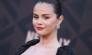 Święto u Taylor Swift. Selena Gomez olśniła w zmysłowej naked dress