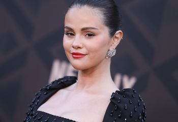 Święto u Taylor Swift. Selena Gomez olśniła w zmysłowej naked dress