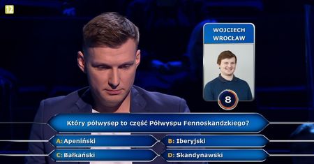 "Milionerzy": wykorzystał aż dwa koła ratunkowe na jedno pytanie