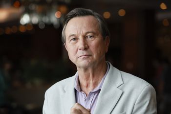 Ucieczką przed stresem była wódka. Cyrwus o błędach przeszłości