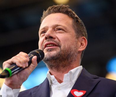 Nie oszczędził Kaczyńskiego i Morawieckiego. Przerwano mu w pół słowa