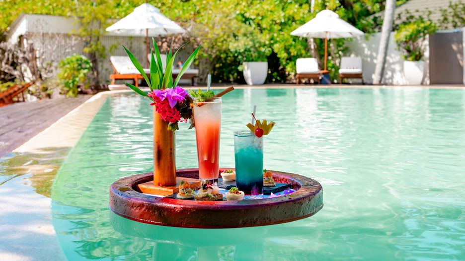 Tiktokerzy przeprowadzili test hotelowych drinków 