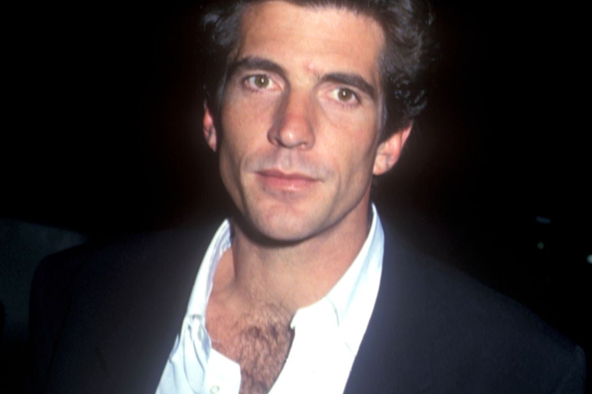 John Kennedy Jr. zmarł w wieku 39 lat. Mówiono, że dopadła go "klątwa"