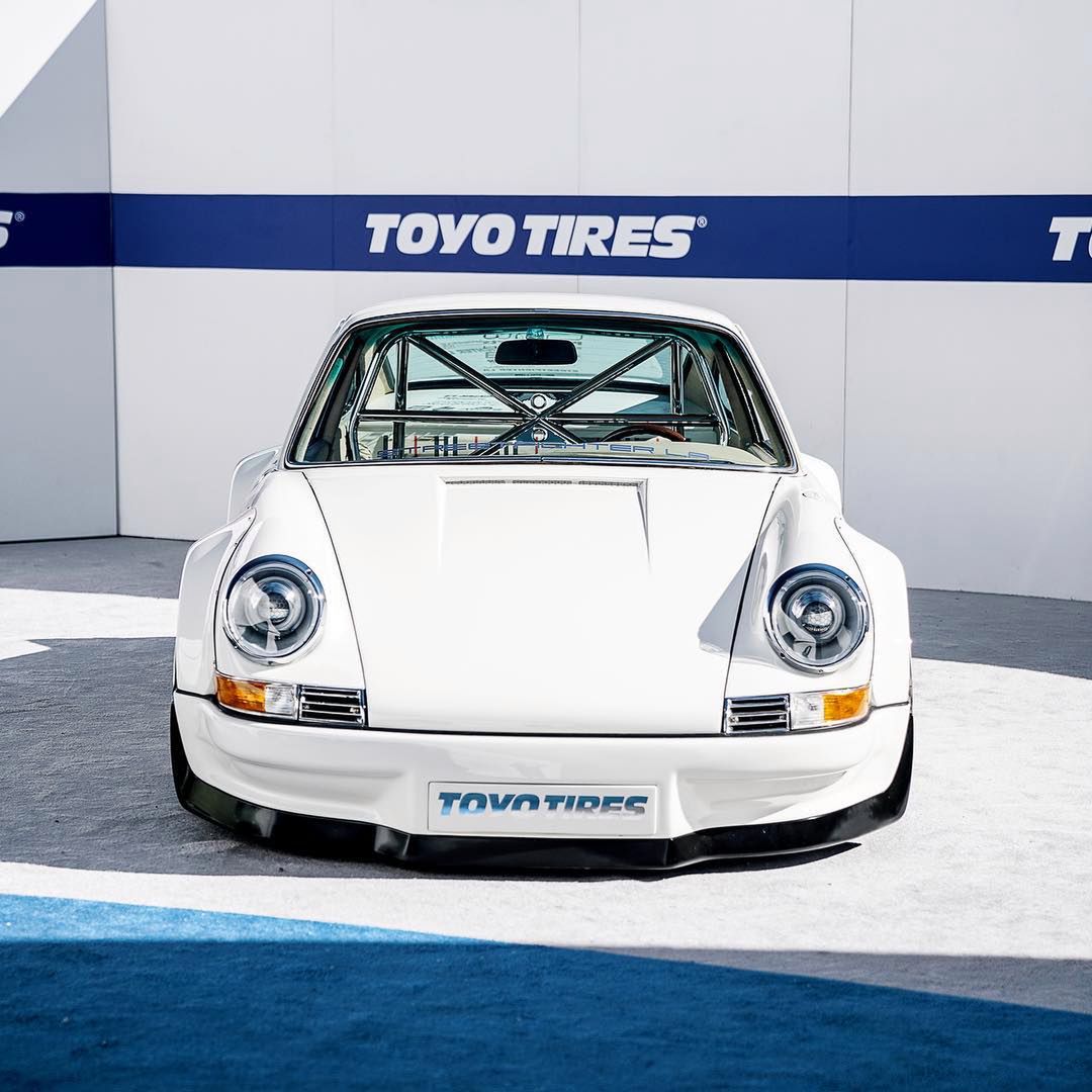 Klasyczne Porsche 911 z silnikiem Tesli. Więcej mocy, ale mniej duszy