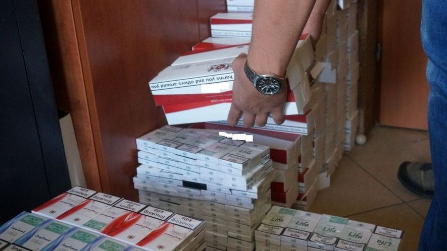 Śląskie. 24-letni mężczyzna w Tychach posiadał papierosy bez polskich znaków akcyzy. Budżet państwa stracił blisko 38 tys. zł.