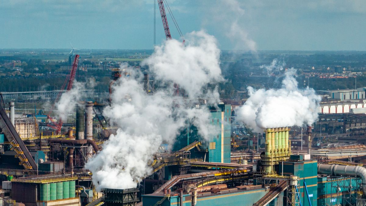 Rekordowy spadek emisji CO2 w UE