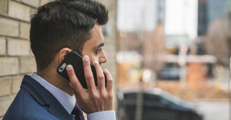 Czy telefony powodują raka? Wyniki po 20 latach badań