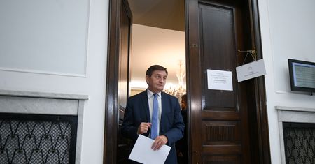 Oficjalnie potwierdza. To on ma zastąpić Dworczyka. "Kpina z państwa"