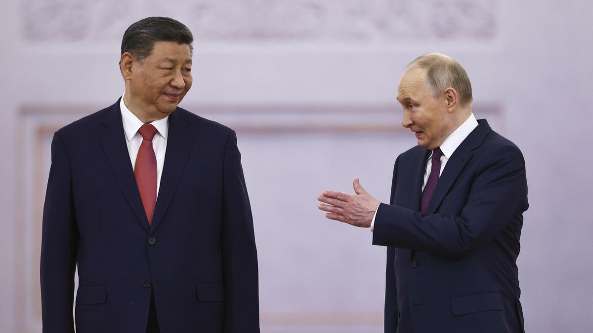 Temporary
Russian President Vladimir Putin, right, and his Chinese counterpart Xi Jinping attend a welcoming ceremony before their talks at the Kremlin in Moscow, Russia, Thursday, May 8, 2025. (Evgenia Novozhenina/Pool Photo via AP)
Evgenia Novozhenina
