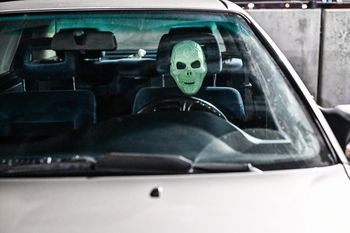 Bydgoszcz: Halloweenowy zlot Bydgoskich Klasyków. Zobacz motoryzacyjne perełki w strasznym wydaniu