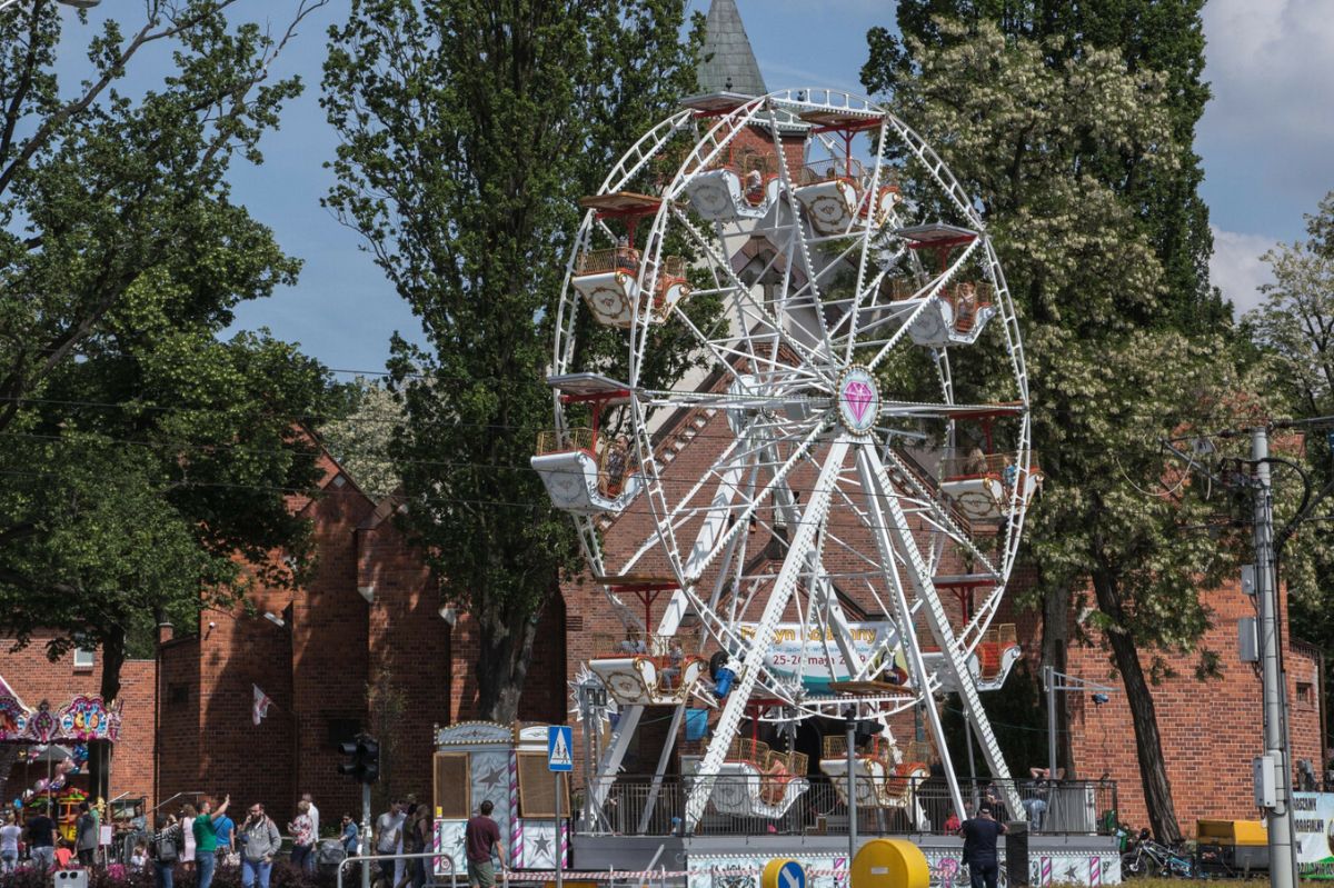 "Śmiech i krzyki, a obok pogrzeby". Wszystko działo się przed jej domem