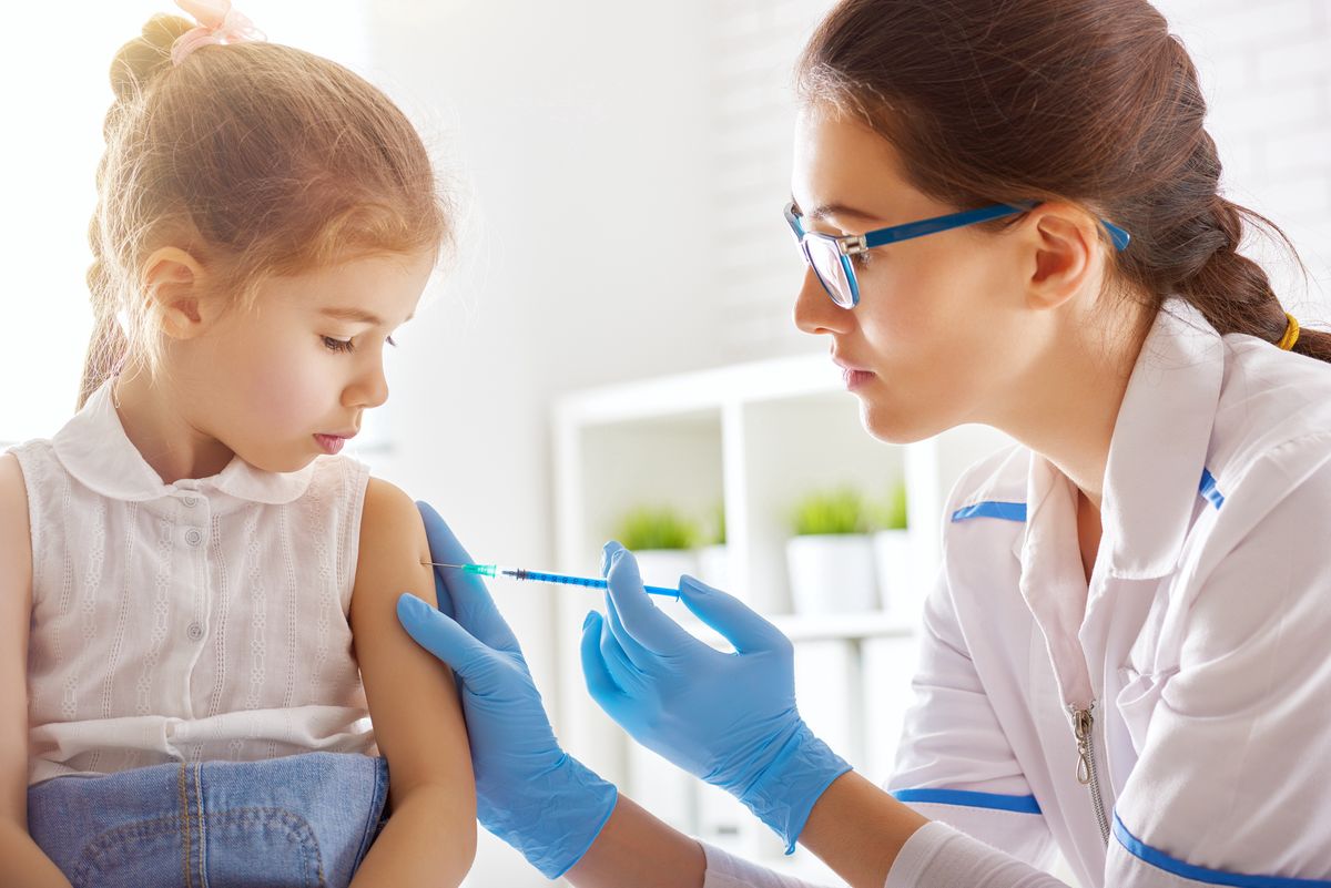 W badaniach nad szczepionką dla dzieci bierze udział 4,5 tysiąca najmłodszych poniże 12 toku życia. Zdjęcie ilustracyjne 