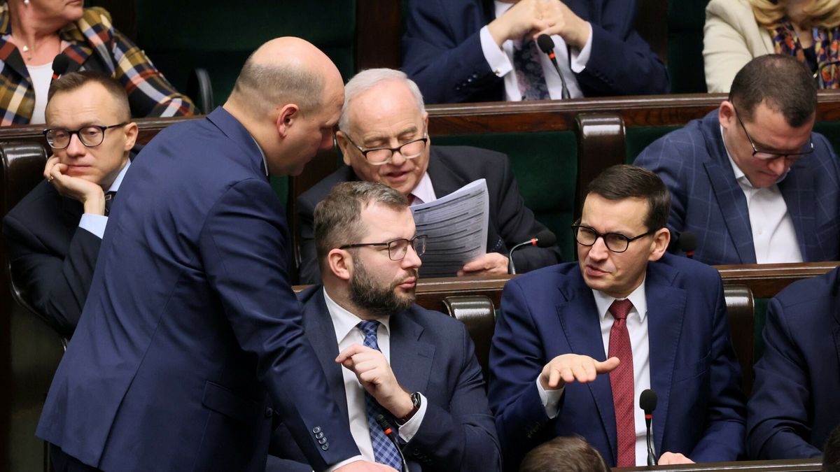 70. posiedzenie Sejmu IX kadencji
Fot. Pawel Wodzynski/East News, Warszawa, 13.01.2023. 70. posiedzenie Sejmu IX kadencji. M.in. glosowanie w sprawie ustawy o sadach.
N/z: Szymon Szynkowski vel Sek, Grzegorz Puda, Mateusz Morawiecki
Pawel Wodzynski