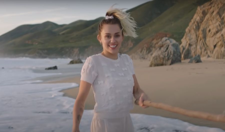 Miley Cyrus wspomina pracę nad piosenką "Malibu"