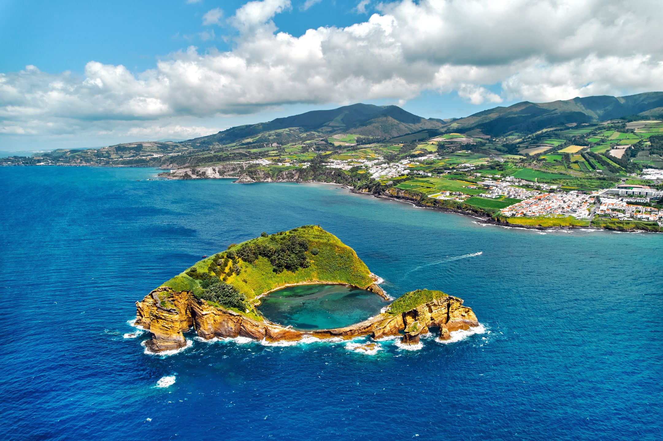 Wysepka Vila Franca do Campo u wybrzeży Sao Miguel 