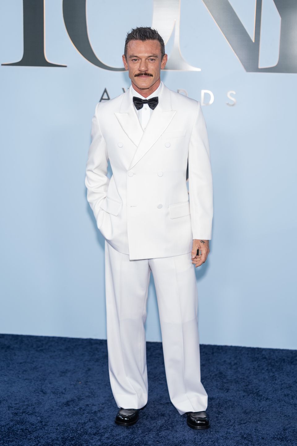  Luke Evans 