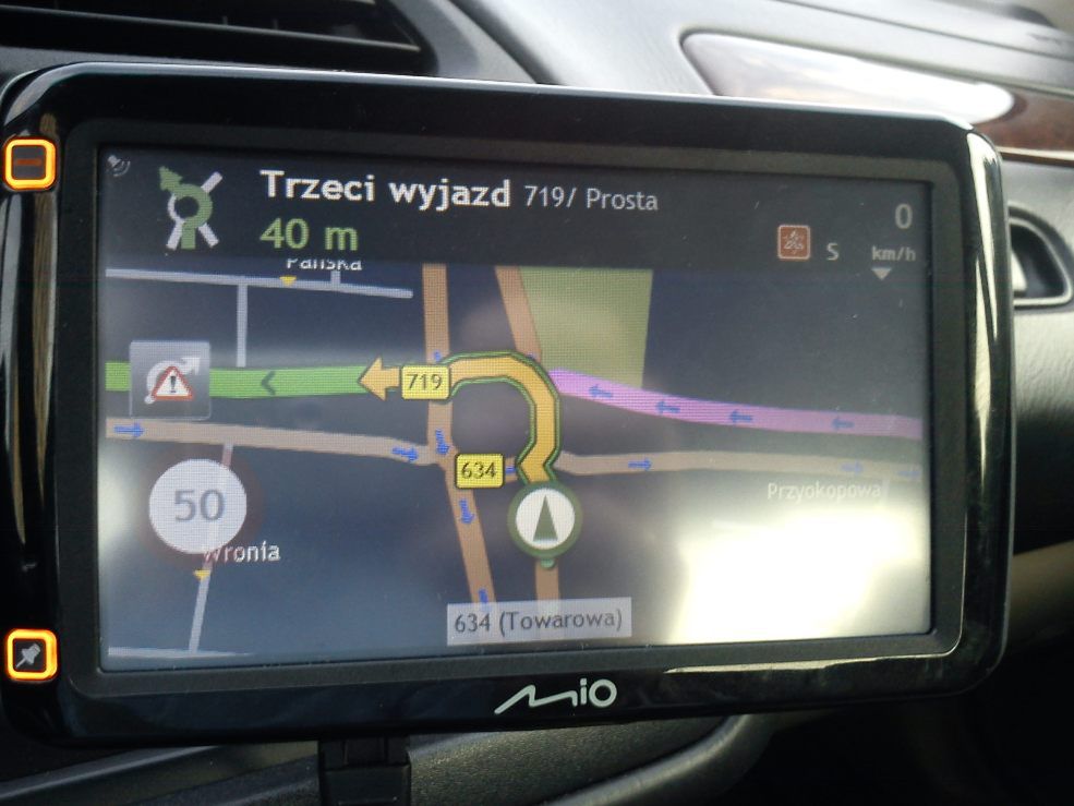 Nie zawsze mamy pewność, że rondo wygląda akurat tak jak na mapie, albo na ikonie w górnym, lewym rogu