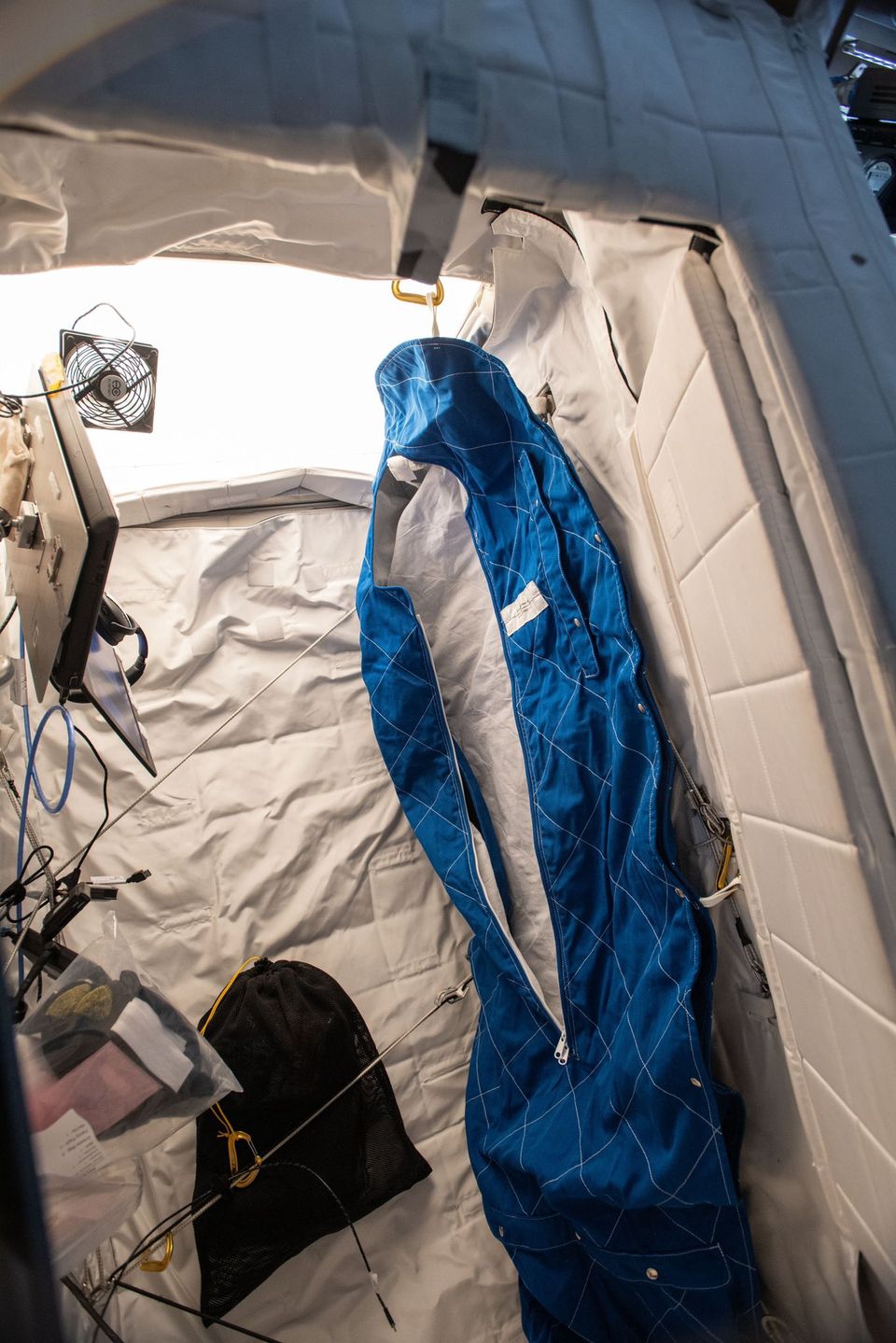 Gdzie śpi polski astronauta w kosmosie? Śpiwór ma przypięty