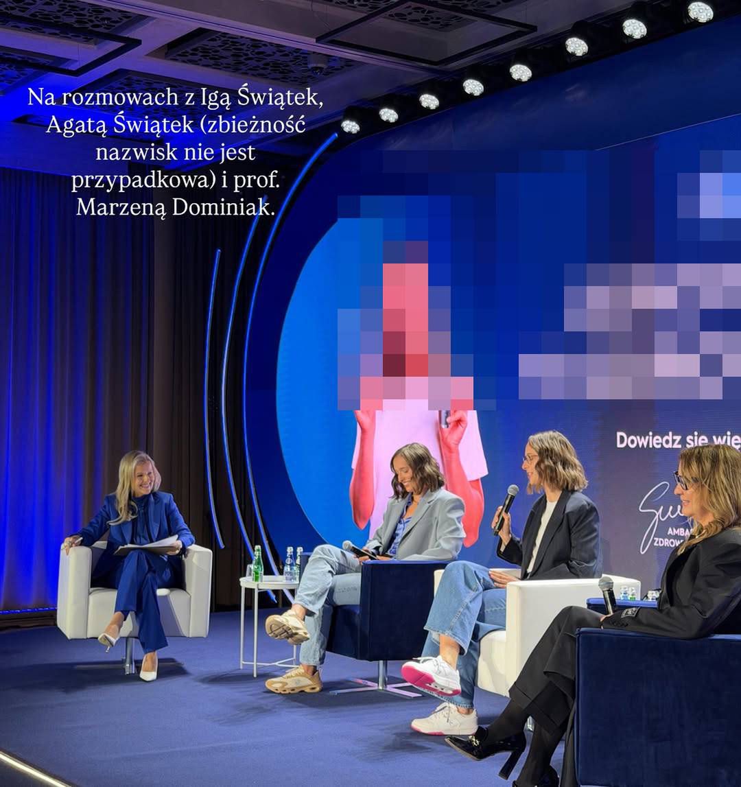 Iga Świątek z siostrą na evencie