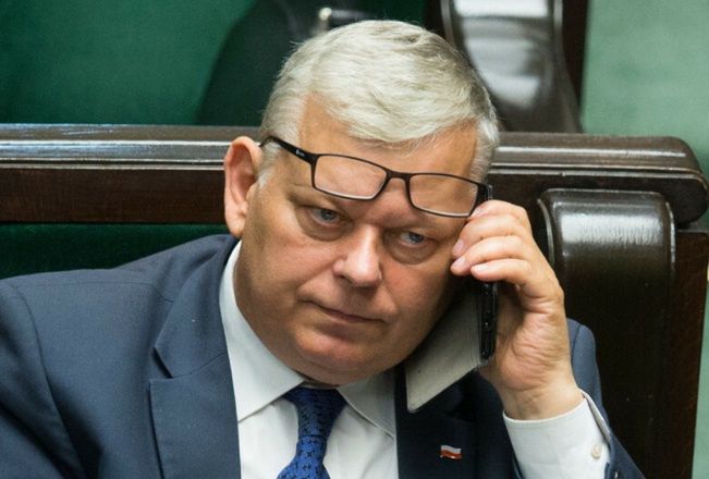 "Nie znam cen, bo są paski". Poseł Suski nie wie, ile płaci za masło