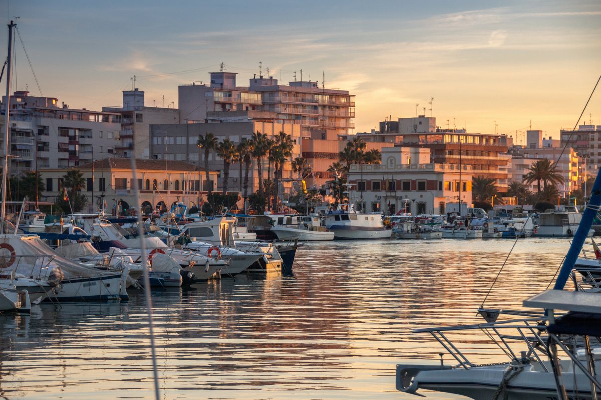 Program tzw. złotych wiz doprowadził do zawyżania cen nieruchomości w dużych miastach i kurortach Hiszpanii