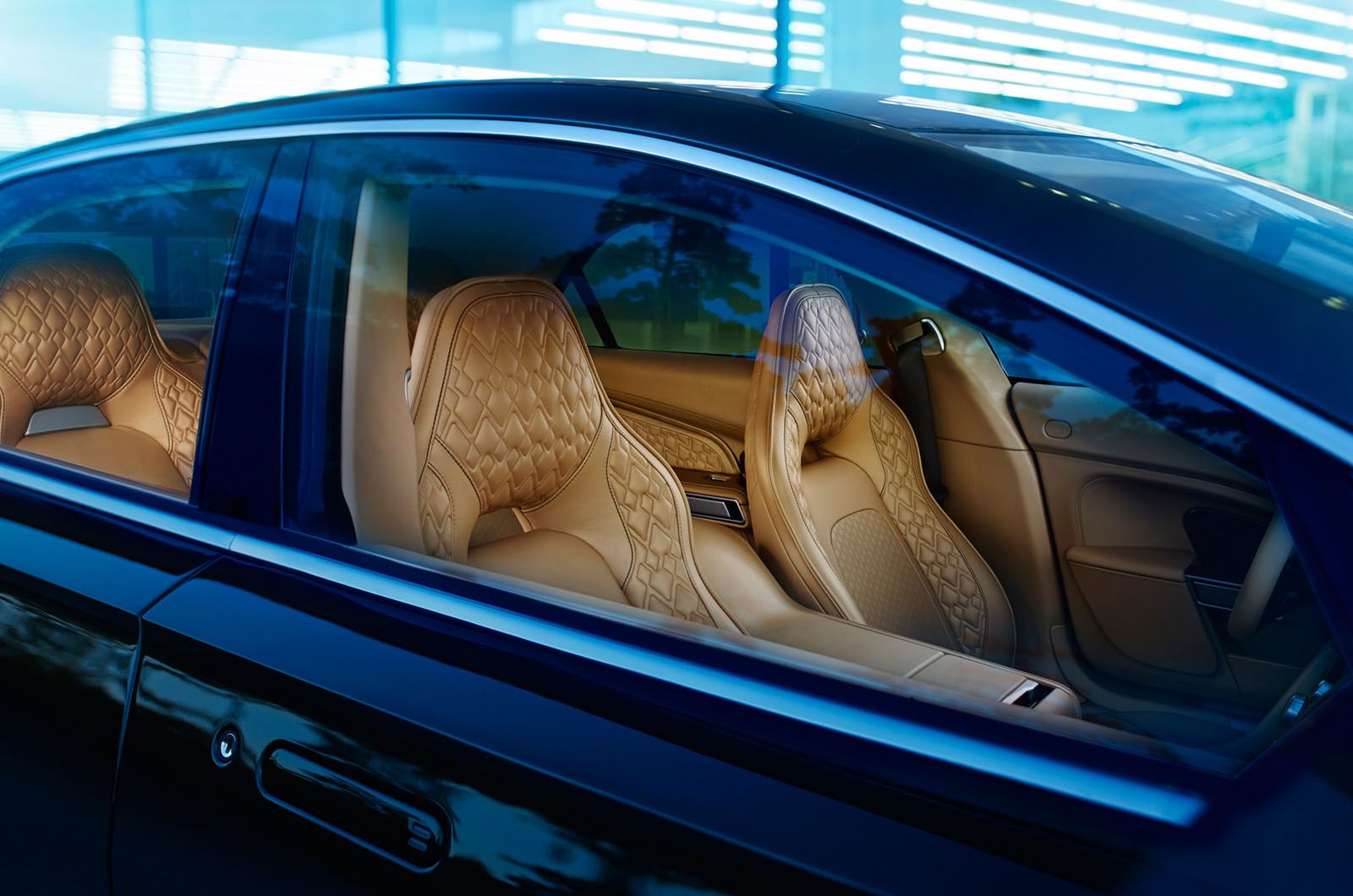 Aston Martin Lagonda: zobacz go na nowych zdjęciach! 3