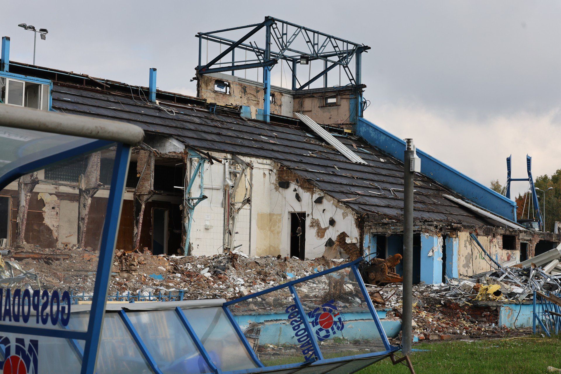 Wyburzają legendarny stadion Ruchu Chorzów
