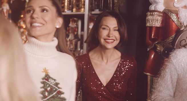 Dziennikarze TVP Info w świątecznym klipie. Przy choince Ogórek, Kielczyk i Opczowska