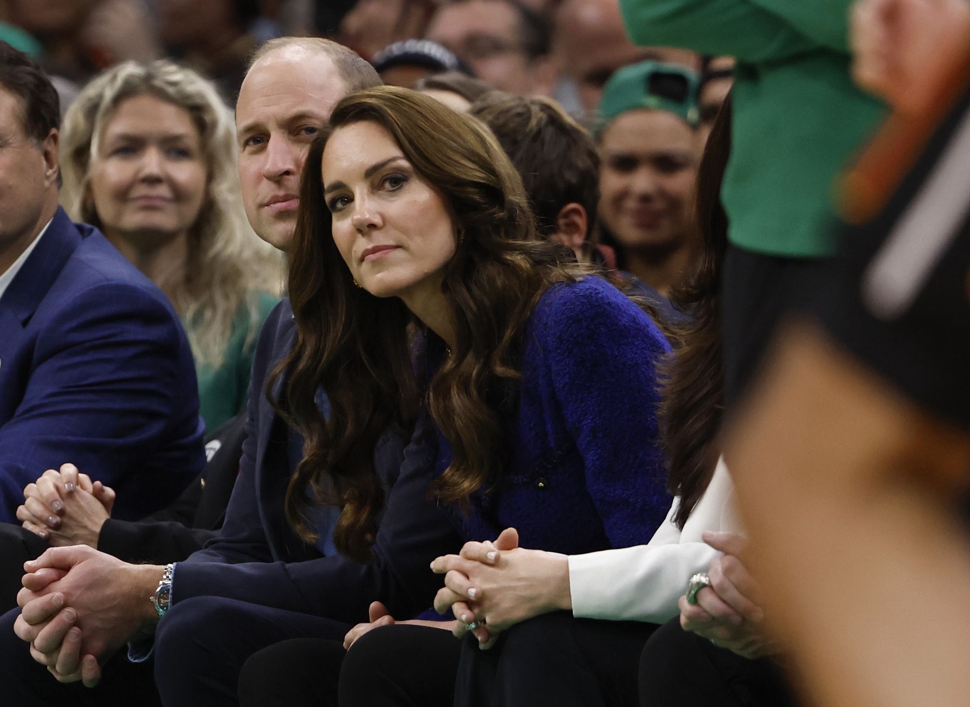 Kate Middleton i książę William zostali WYBUCZENI na meczu koszykówki w Bostonie