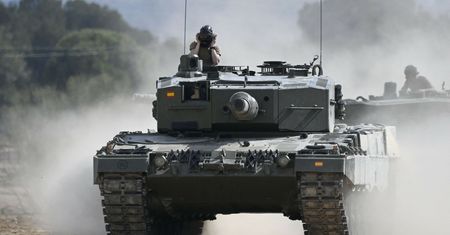 Gdzie jest broń z NATO? "Ukraina zaczęła grę w trzy kubki"