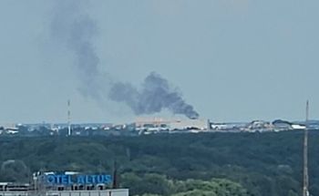 Gęsty dym nad Poznaniem. Straż wysyła kolejne zastępy