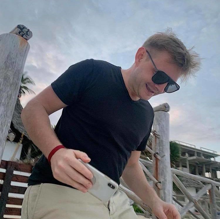 Rafał Zawierucha prowadzi warsztaty aktorskie na Zanzibarze