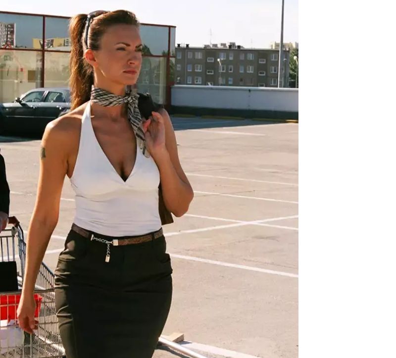 Agnieszka Maciąg w "Czasie surferów"