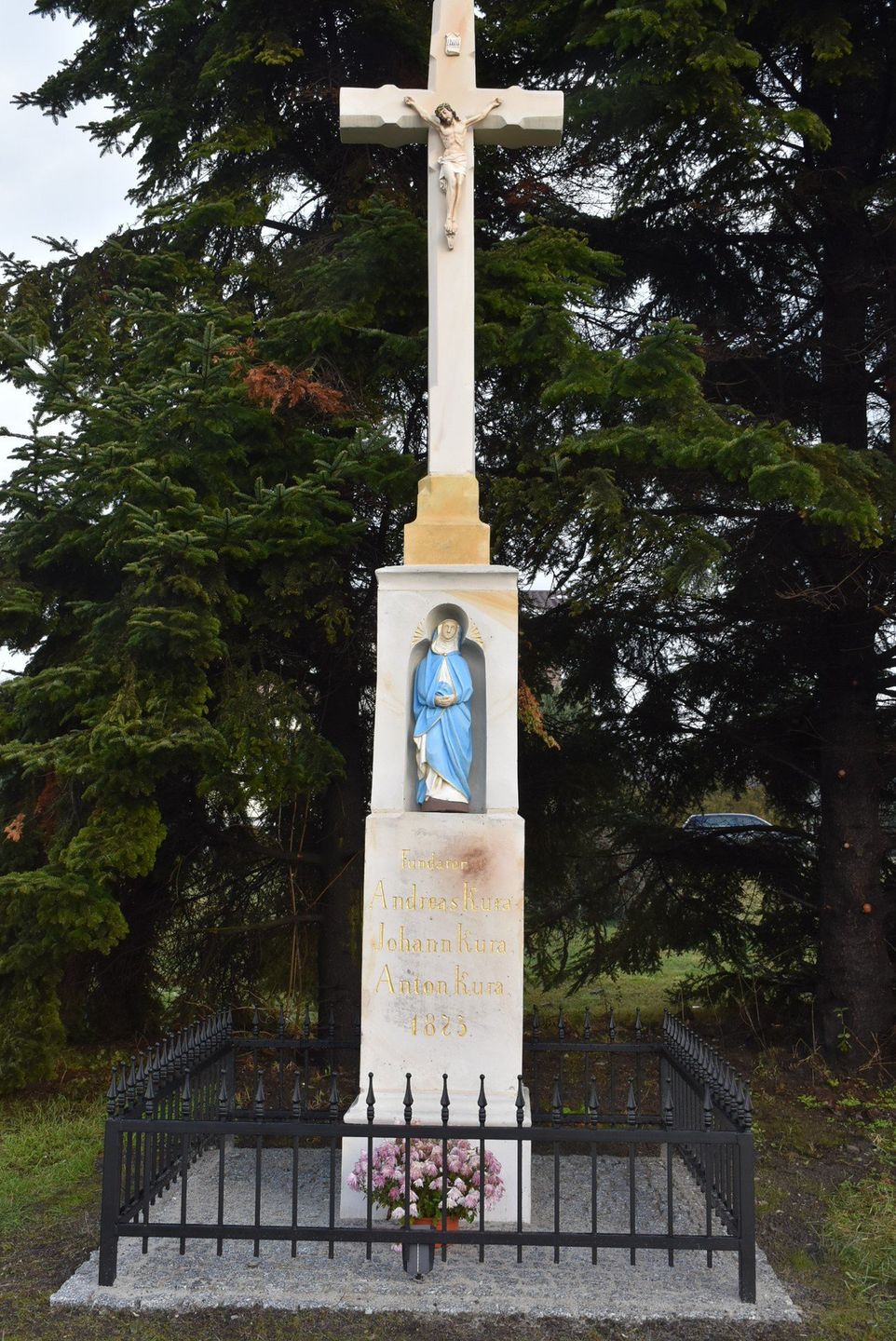 Krzyże przydrożne w gminie Kornowac po renowacji