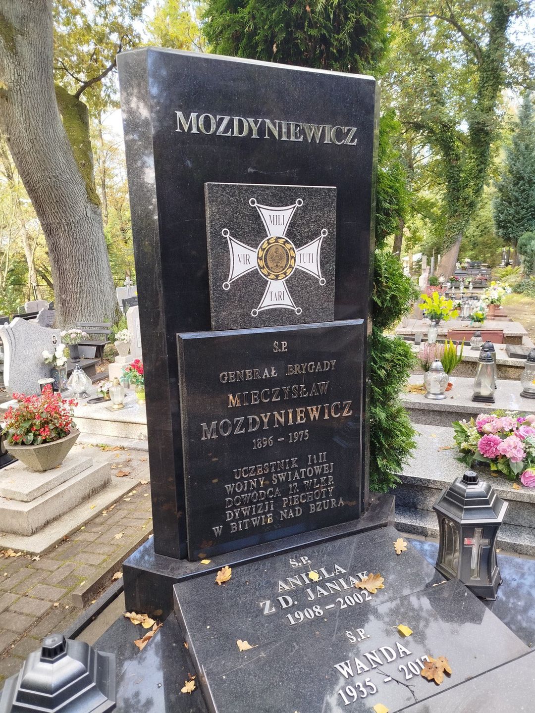 Grób generała brygady Mieczysława Mozdyniewicza na Starym Cmentarzu w Słupsku