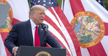 Kursy walut. Groźby Trumpa szkodzą złotemu