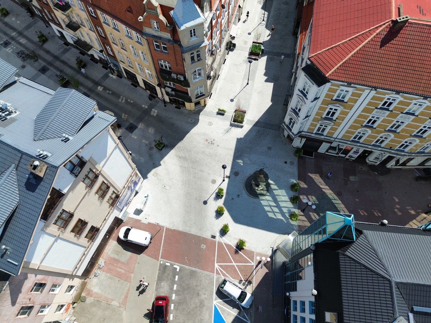 Zakres współpracy obejmuje m.in. organizację konkursów dyplomowych dla studentów architektury, promowanie wiedzy o architekturze i historii miasta, w tym wydanie książki „Mia100”, poświęconej stu najważniejszym budynkom Gorzowa.