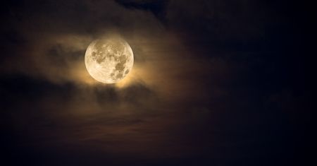 Nie przegap tego. To najlepszy moment na obserwację Różowego Księżyca