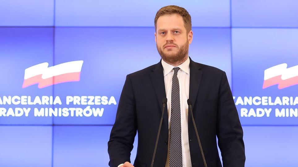 janusz cieszynski wiceminister zdrowia rezygnuje z funkcji