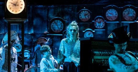 Wygrać z czasem. "Alicji Kraina Czarów" w Teatrze Narodowym [RECENZJA]