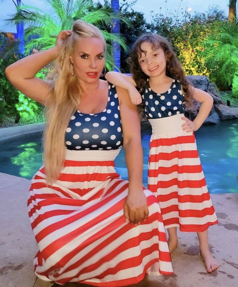 Coco Austin tłumaczy dlaczego karmi 5-letnią córkę piersią: "TERAZ NADAL MNIE CHCE"