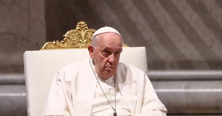 Papież nie odczytał przemówienia. "Nie czuję się dobrze". Rzecznik wyjaśnia