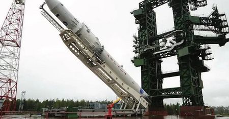 Katastrofa rosyjskiego satelity wojskowego Kosmos-2560. Przetrwał tylko dwa miesiące