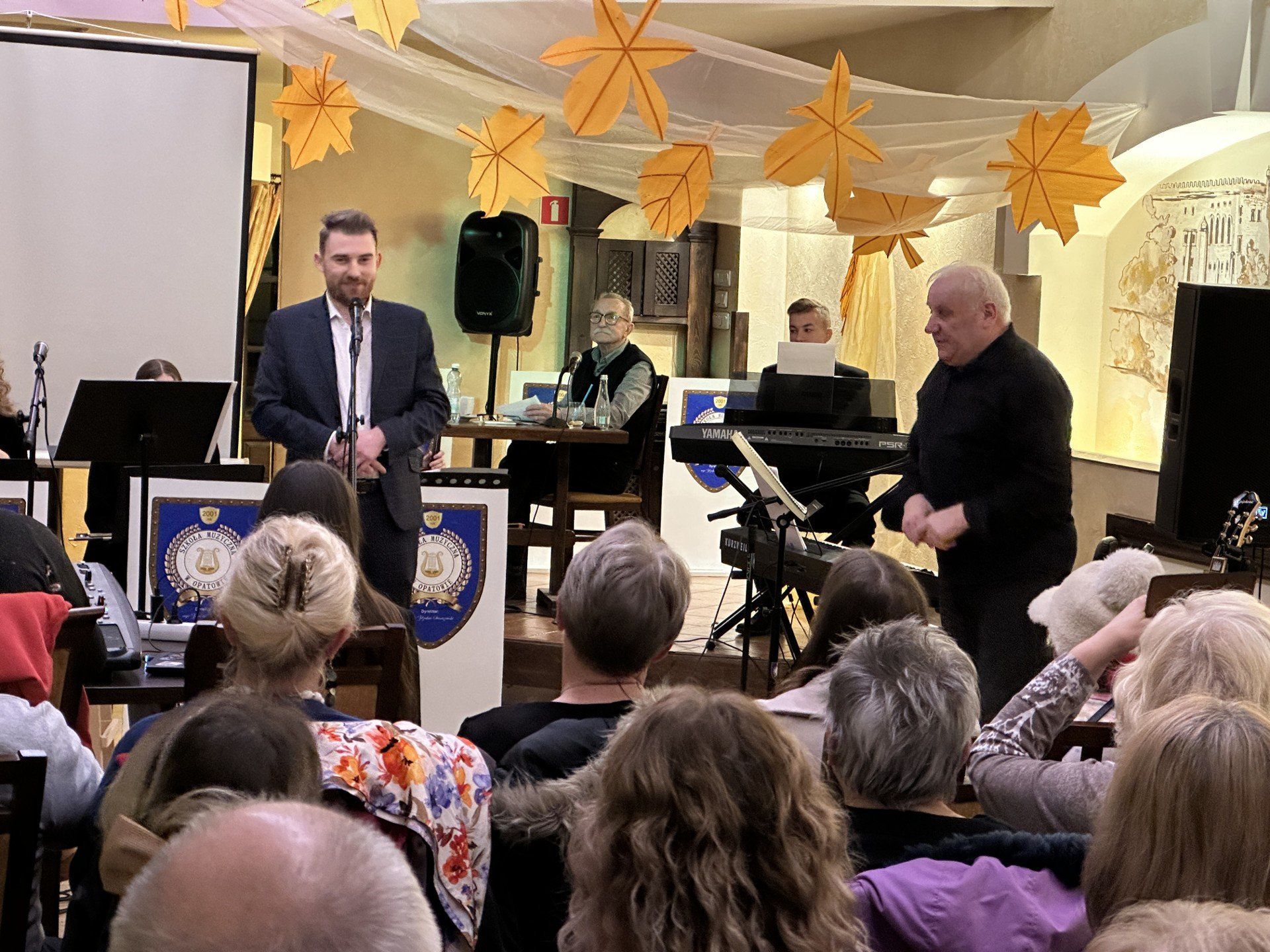 Marcin Wróblewski prezes Fundacji Polemika przytiwał gości