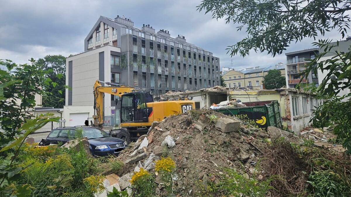 Rozbiórka pustostanu przy ul. 3 Maja 5